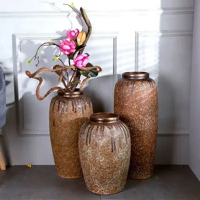 Красивая напольная ваза для цветов