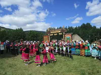 Народные праздники. Масленицы в России. В неделю масленицы в сибири.  Редакционное Изображение - изображение насчитывающей персона, празднества:  206313860