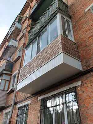 Отделка балкона под ключ внутри, цены в Подольске, фото панелей пвх и мдф,  снаружи сайдингом.