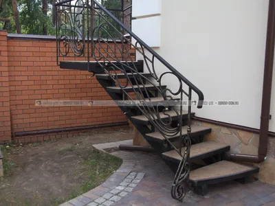 Входная лестница в дом: требования, комплектующие, материалы