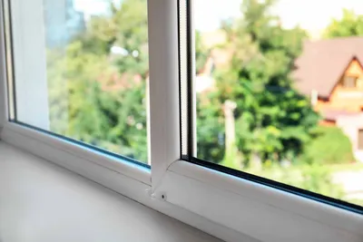 Нащельник - наиболее технологичный способ оформления окна.