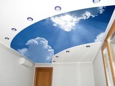 Белый одноуровневый сатиновый натяжной потолок в детскую комнату, монтаж и  установка в Саратове