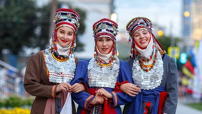 Фотоочерк «Национальные костюмы народов Урала» (6 фото). Воспитателям  детских садов, школьным учителям и педагогам - Маам.ру