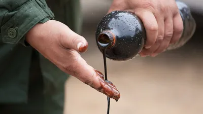 Цена на нефть выросла на пять процентов - РИА Новости, 25.03.2021