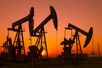 Цены на нефть снижаются. К чему это может привести - Газета.Ru