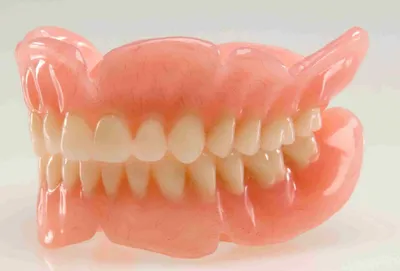 Съемные зубные протезы на имплантатах. Клиника профессора Абакарова
