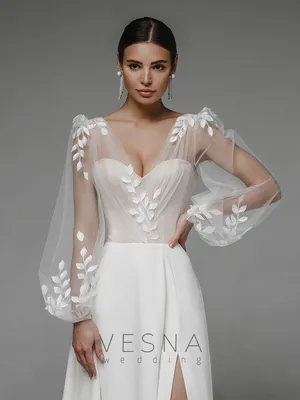 Необычное свадебное платье с разрезом купить в Москве
