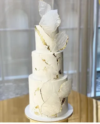 Пин от пользователя Nhu Mai Vu на доске Wedding | Необычные свадебные торты,  Белые свадебные торты, Современные свадебные торты