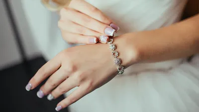 Нежный женский браслет с камнями - купить в интернет-магазине | GoldSteel.ru