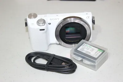 File:SONY NEX-5 with 18-55 lens.jpg - Wikimedia Commons