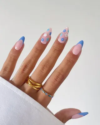 Нежный маникюр на лето. Как вам? Нравиться? #необычныйманикюр  #гелевоепокрытие #бирюзовыйманикюр #трендсезона #модныйцвет #модныйдизайн…  | Instagram