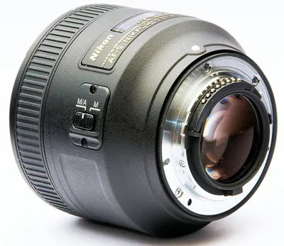 Nikon 85mm f/1.8 AF-D Review