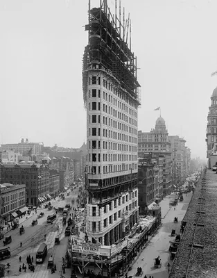 Строительство знаменитого Флэтайрон-билдинг — небоскрёба на Манхэттене. Нью- Йорк. 1900 г. | Photos historiques, Photo du monde, New york vintage