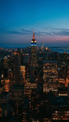 Обои на телефон ночной город, огни города, небоскреб, нью-йорк, мегаполис,  вид сверху, сша - скачать бесплатно в высоком качестве из категории \"Города\"