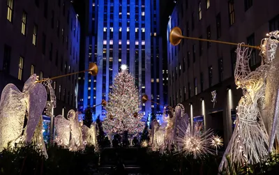 Рождественские витрины от Парижа до Нью-Йорка | GQ Россия