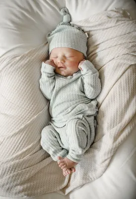 Super-Simple Newborn Poses Guaranteed To Delight New Parents