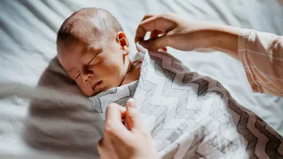 Newborn baby behaviour: a guide | Raising Children Network