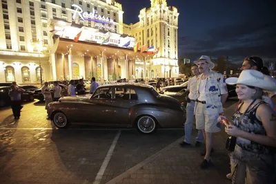 Ночная Москва трасса машины мучиться…» — создано в Шедевруме