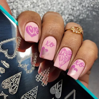 CLASSIC BLACK: Medium French Almond Press On Nails | Lavaa Beauty