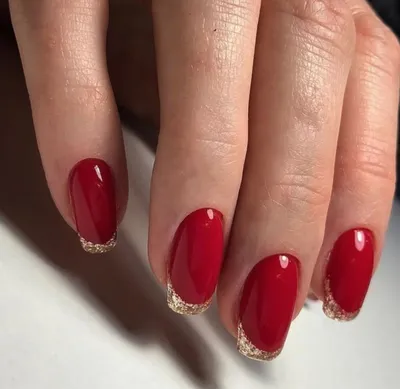 ⚪️❤️✨👌🏻 Спасибо за лайк❤️ ЛИСТАЕМ➡️ #красный #френч #красивыеногти  #френчманикюр #дизайнногтей #идеиманикюра … | Красивые ногти, Дизайнерские  ногти, Гелевые ногти