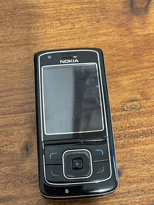 Carcasa compatible Nokia 6288 (frontal+trasera) d'occasion pour 3 EUR in  Bilbao sur WALLAPOP