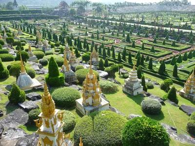Файл:Сад Нонг Нуч (Паттайя, Таиланд). Французский парк. 01.jpg — Википедия