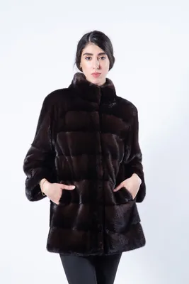 Пальто из меха норки цвета «махагон» | Sarigianni Furs