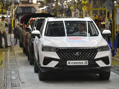 Сколько будет стоить Lada X-Cross 5 в России: 10 главных фактов о новинке -  Китайские автомобили