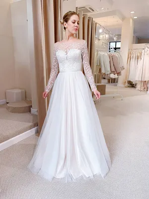 Платье в наличии🥰! Новинки свадебных платьев каждый месяц 🤩!!! Если у  тебя в ближайшие дни намечена свадьба то скорее к нам, ведь именно… |  Instagram