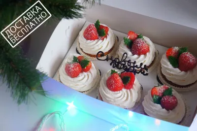 Капкейки Новогодние 12 шт. купить на заказ в СПб | CC-Cakes