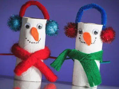 Снеговик из пластиковых стаканчиков: мастер-класс, как сделать своими руками  пошагово большого или маленького снеговика (100 фото)