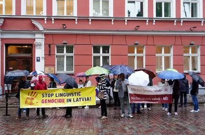 Украинский язык - Возле Рады собирается митинг в поддержку украинского  языка (видео) — УНИАН