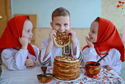 Масленица в Корсакове: сотни людей, фестиваль блинов, праздничная ярмарка |  26.02.2023 | Корсаков - БезФормата