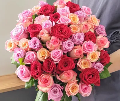 Заказать букет из оранжевых кустовых роз с доставкой | Доставка букетов по  Москве от Primulashop