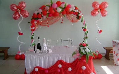 Оформление свадьбы цветами в Москве — цены и фото украшения свадебных  мероприятий