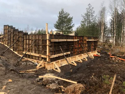 Укрепление опалубки фундамента в Санкт-Петербурге