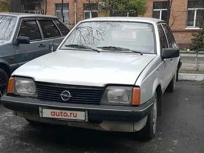 41-летний Opel Ascona восстановили почти в идеал