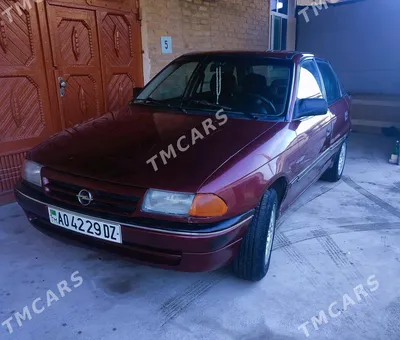 Opel Astra 1992, 1993, 1994, седан, 1 поколение, F технические  характеристики и комплектации