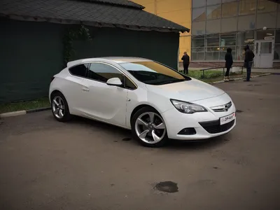 Аренда Opel Astra белый с водителем в Москве, цена от 750 р/ч