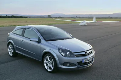 Opel Astra GTC 1.4 Turbo Active Select :: 9 photos :: autoviva.com