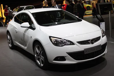 Opel Astra J GTC 1.8 бензиновый 2014 | Жёлтая красотка на DRIVE2