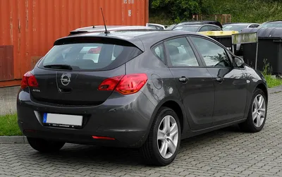 Файл:Opel Astra (J) – Heckansicht, 21. Juni 2011, Heiligenhaus.jpg —  Википедия