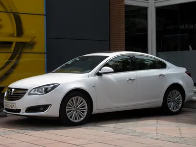 File:Opel Insignia 2.0 Turbo Cosmo 4x4 2016.jpg - Wikipedia