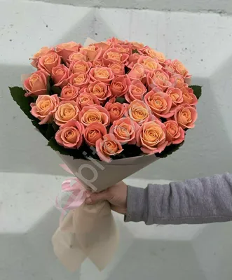 Золотой шар - 101 оранжевая роза от Цветы Люкс
