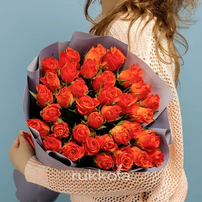 51 оранжевая роза в коробке заказать с доставкой в Краснодаре по цене 7 700  руб.