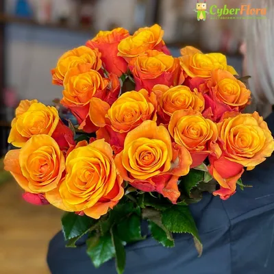 Оранжевые розы с эвкалиптом | доставка по Москве и области