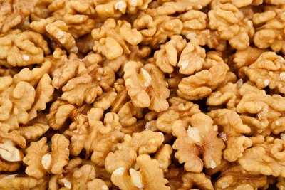 Грецкие орехи - польза и вред, способы очистки, сколько съедать в день
