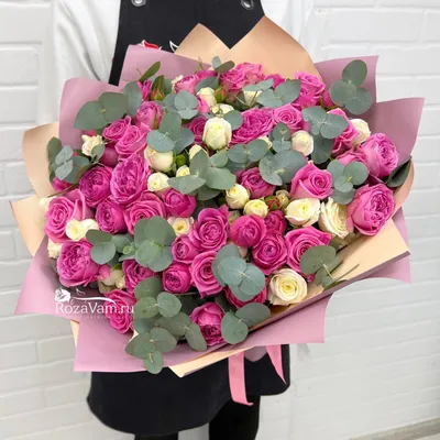 Купить Букет из 25 красных роз в Южно-Сахалинске по цене 6 225 ₽ с доставкой