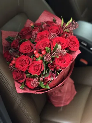 Купить Огромный букет французской розы (Эсперанса) из Роза одноголовая и  Эвкалипт в Ростове-на-Дону недорого