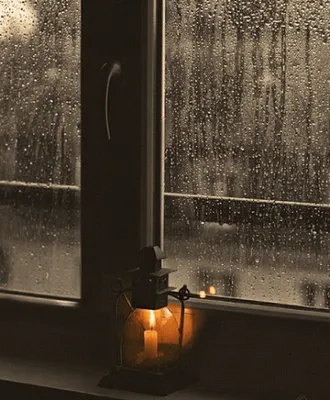 Осенний дождь за окном фотографии